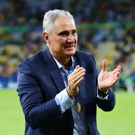 Treinador Tite está internado após sofrer arritmia