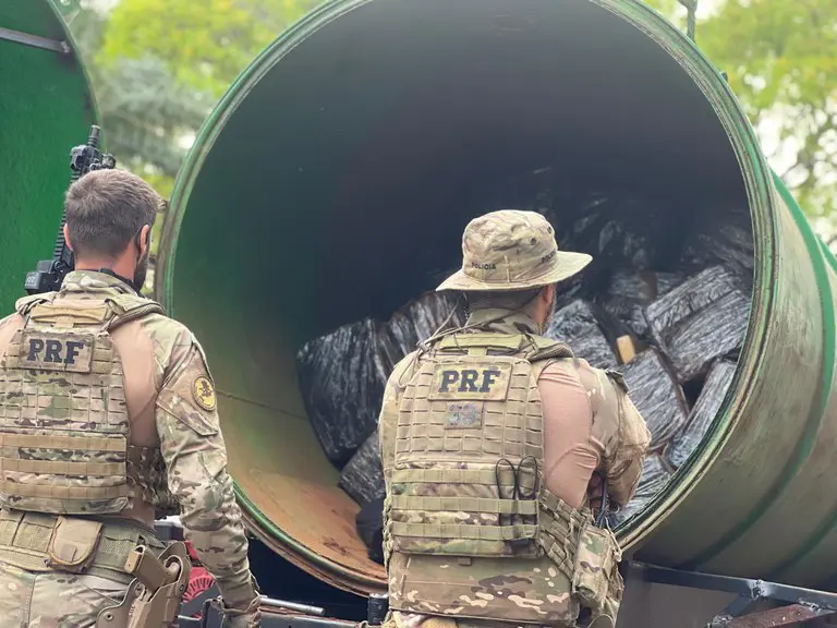 Caminhão pipa com 5 toneladas de droga é apreendido no Paraná