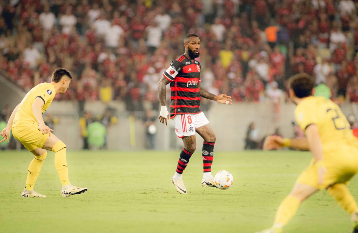 Flamengo perde para o Peñarol no Maracanã e se complica na Libertadores