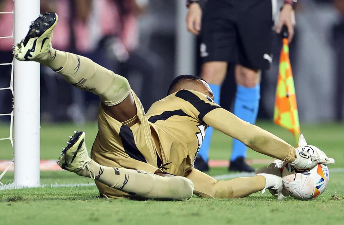 Botafogo vence o São Paulo nos pênaltis e volta à semifinal da Libertadores após 51 anos