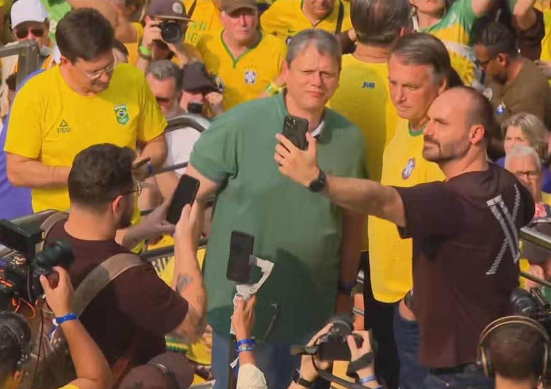 Bolsonaro participa de manifestação patriótica na Avenida Paulista neste 7 de Setembro