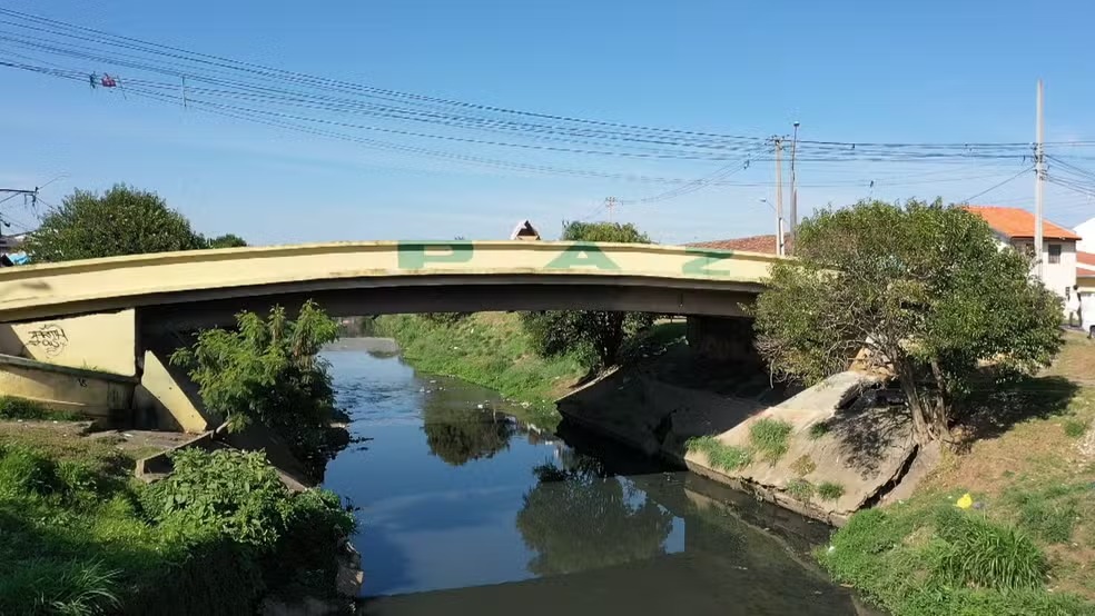 Dois homens são presos por espancar e jogar mulheres de ponte em Curitiba; uma delas morreu