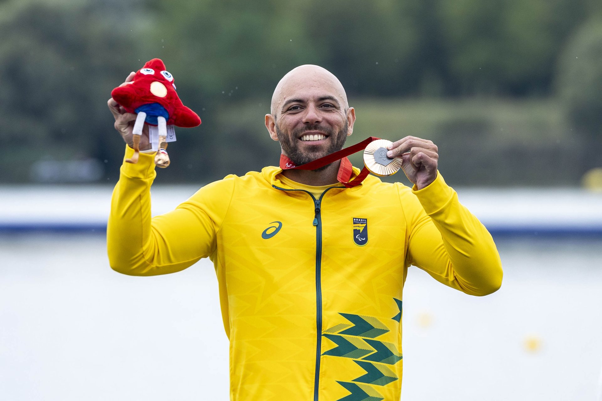 Paratletas paranaenses conquistam mais duas medalhas em Paris