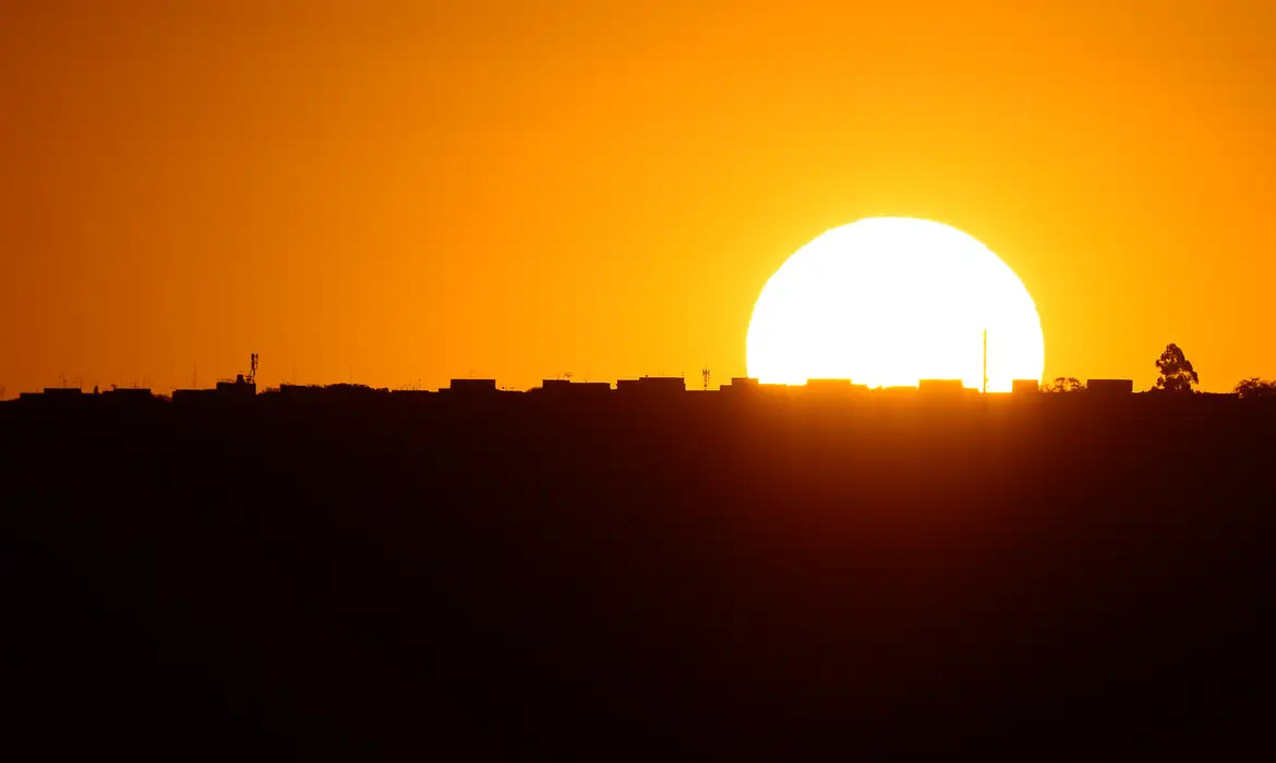 Pesquisa mostra porcentagem de apoio pela volta do horário de verão