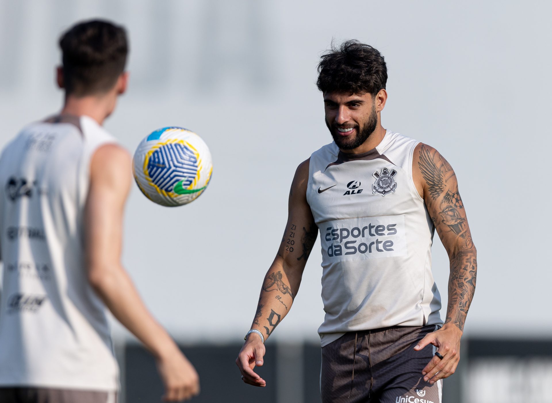 Corinthians encara hoje Athletico no retorno do Brasileirão