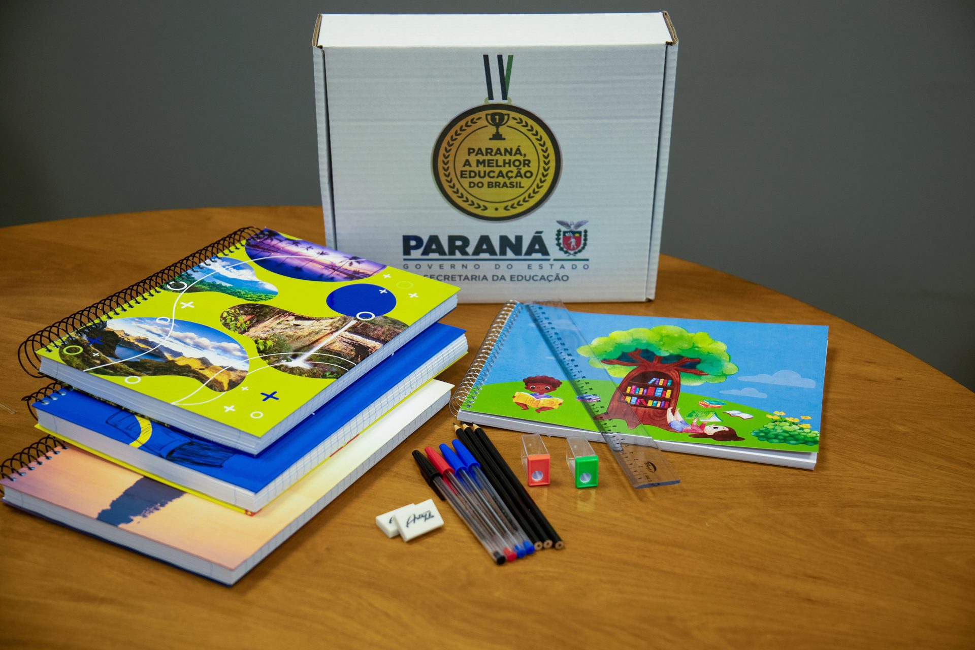 Paraná distribuirá kits escolares para todos os alunos da rede estadual pela primeira vez