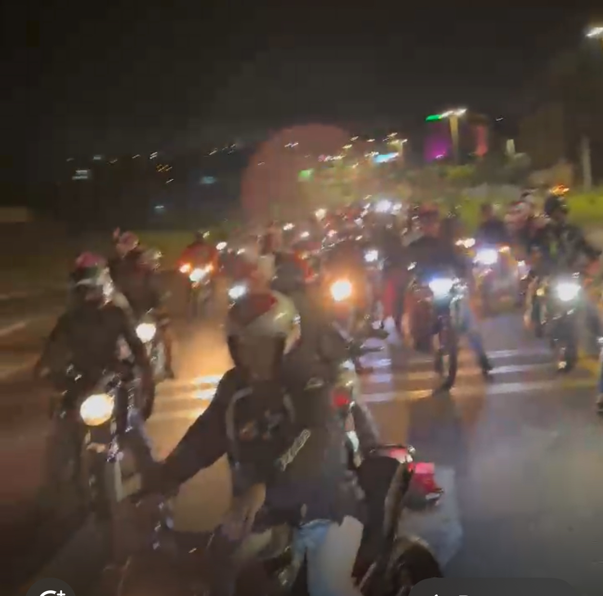 VÍDEO: “Rolezinho” com motos em PG atrai dezenas de jovens