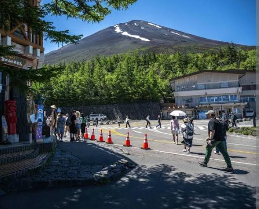 Monte Fuji fica sem neve neste mês; Algo nunca visto em 130 anos