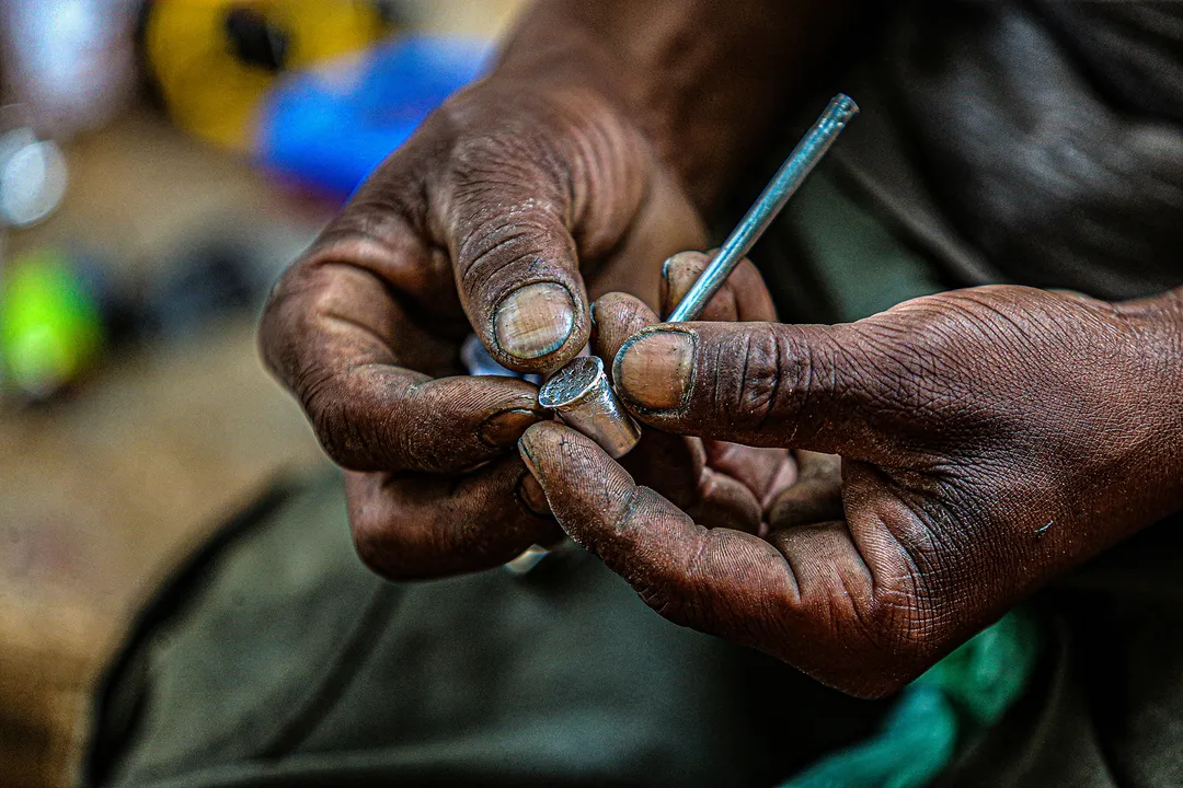 Usuário de drogas furta moto e troca por pedras de crack