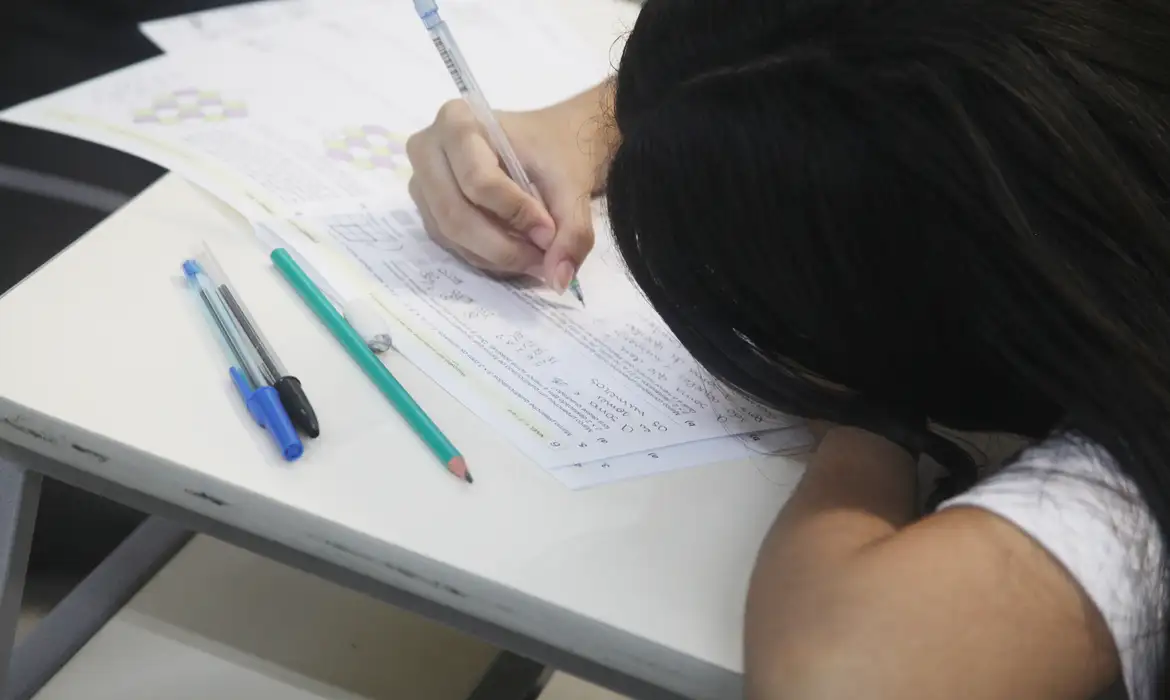 Mais de 900 mil alunos fazem prova da 2ª fase da Obmep neste sábado