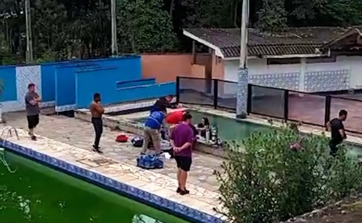 Criança de apenas quatro anos é encontrada afogada em piscina