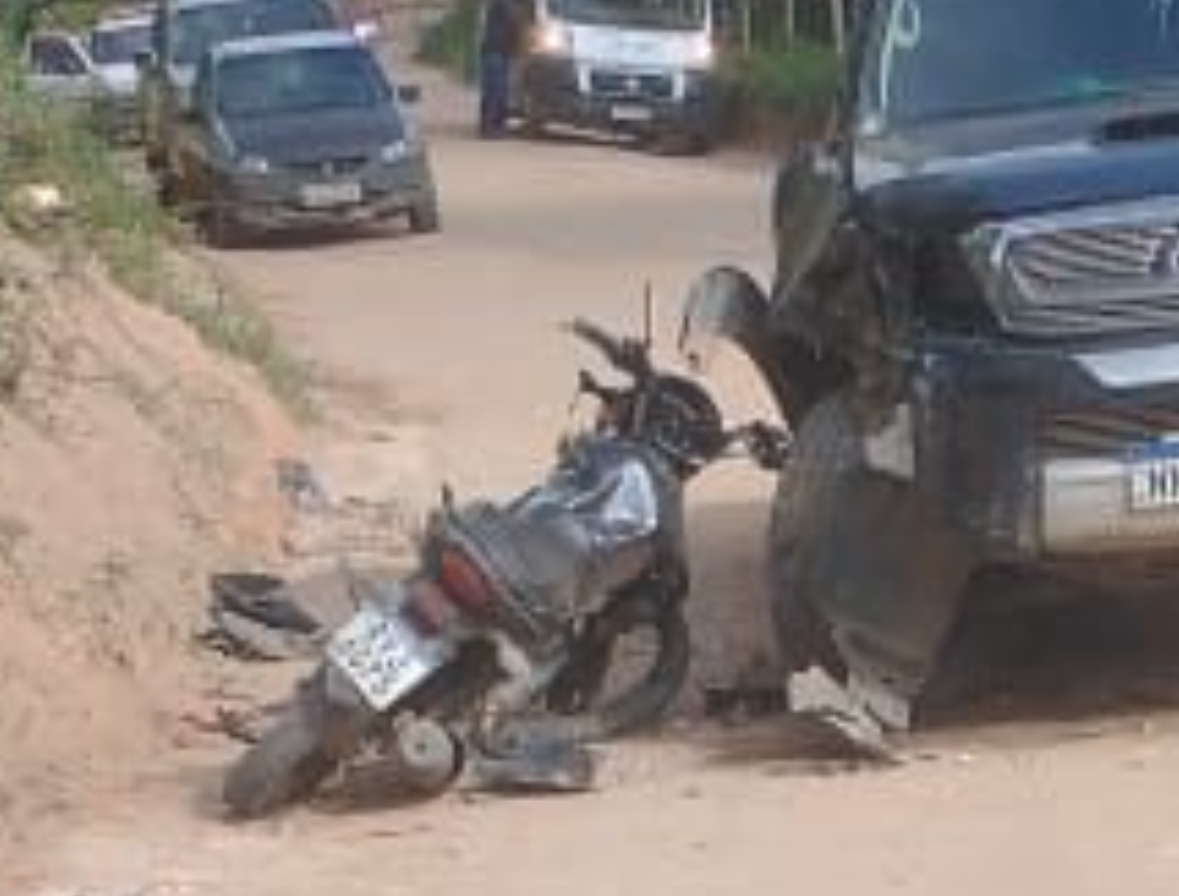 Jovem a caminho da escola morre após colisão entre moto e caminhonete no interior de Jaguariaíva