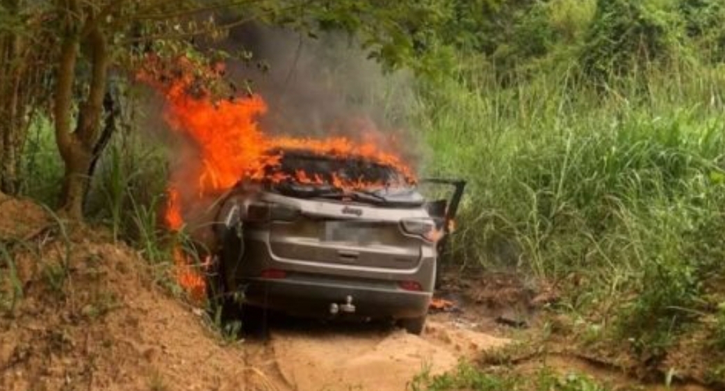  Vídeo: PM morre carbonizado dentro do próprio carro