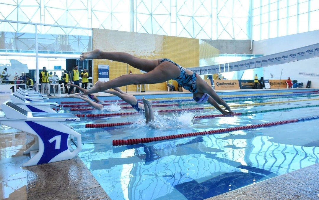 Piscina da Arena Multiuso faz quase 11 mil atendimentos mensais em Ponta Grossa