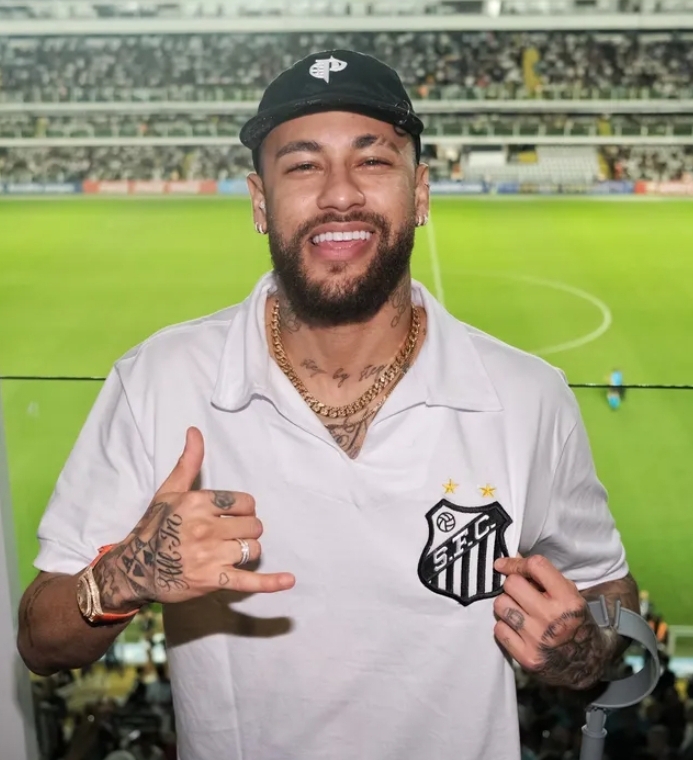  Santos recebe sinal positivo de Neymar que pode ser contratado em 2025