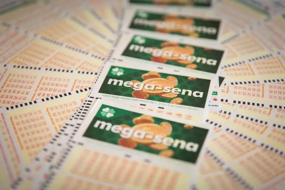 14 paranaenses acertam cinco, de seis números da mega-sena