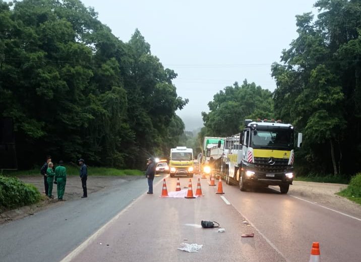 Mulher de 60 anos morre atropelada na BR-277