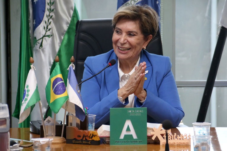 Câmara propõe aumento de mais de 50% no salário da prefeita Elizabeth Schmidt