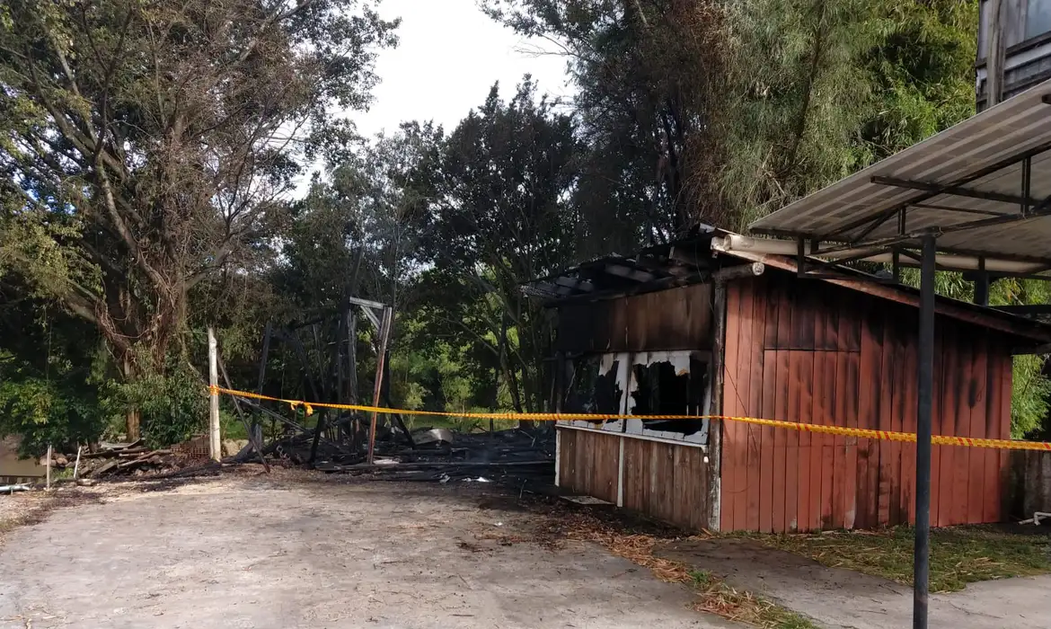 Ex-esposa de homem responsável por tentativa de atentado ao STF sofre queimaduras graves após incêndio