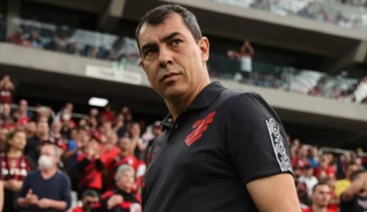 Vasco contrata Fábio Carille como novo técnico para 2025