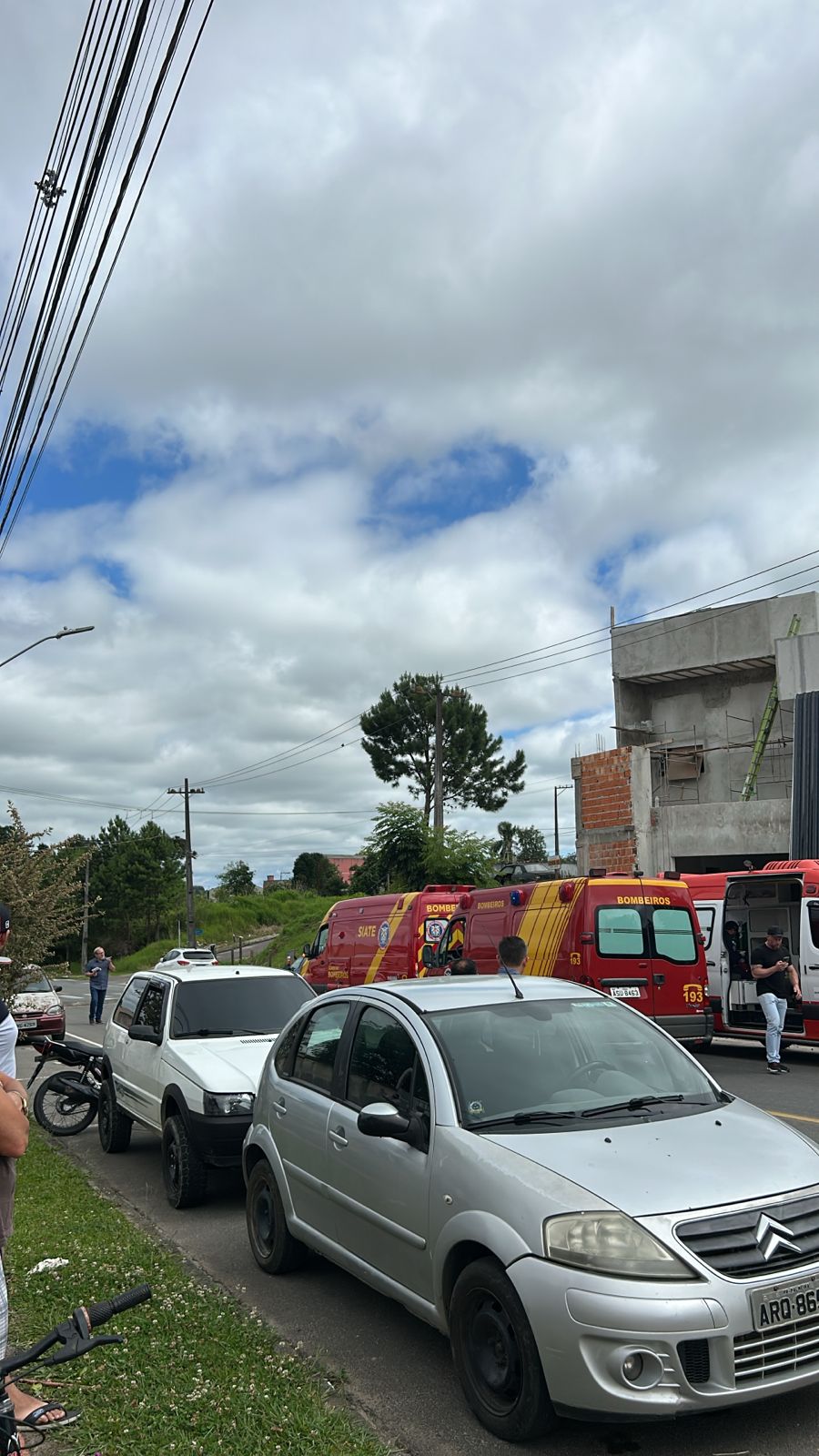 Choque elétrico deixa três vítimas feridas em Palmeira