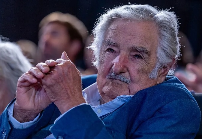 José Mujica anuncia avanço de câncer e “se despede” dos uruguaios