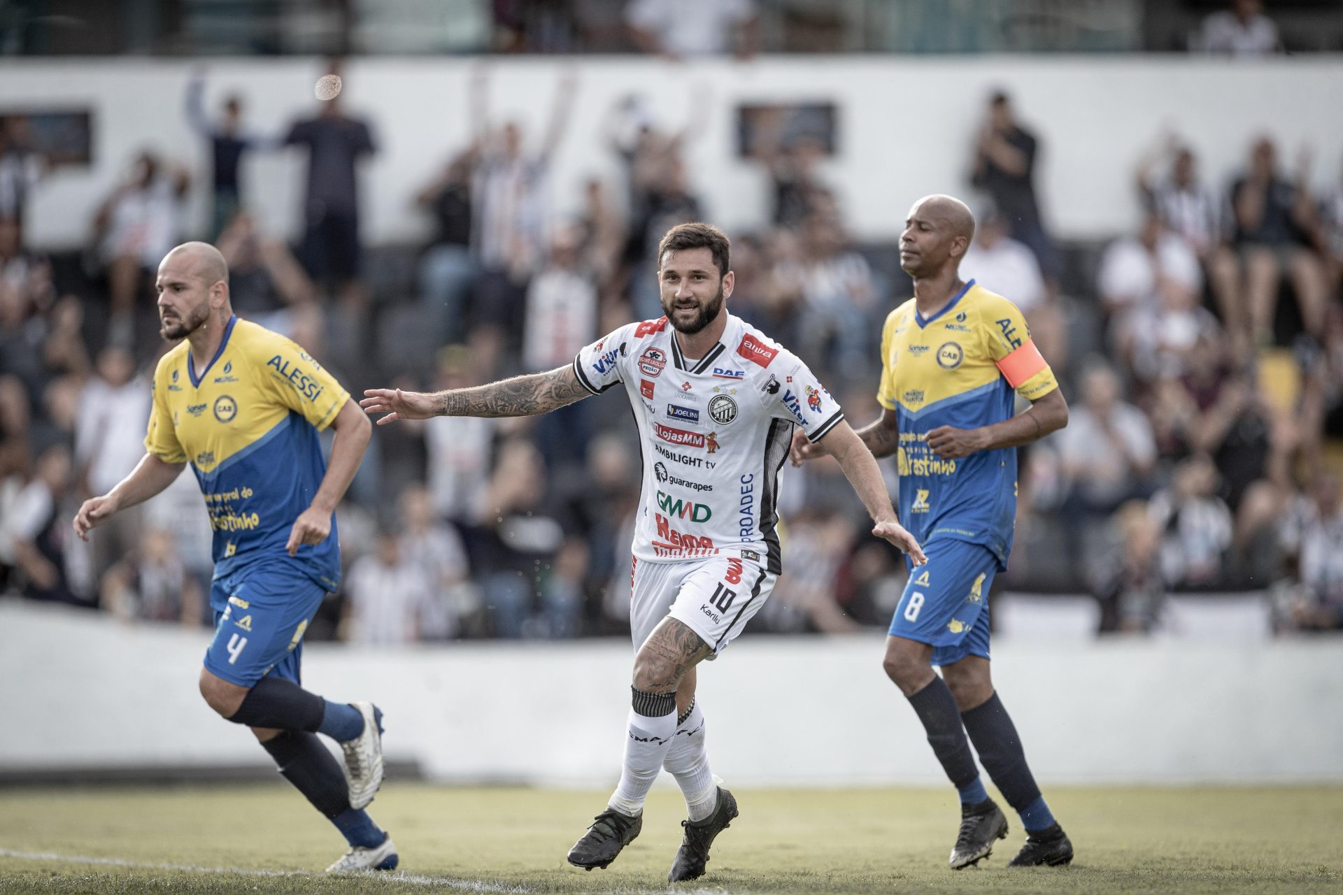 Operário vence na estreia do Campeonato Paranaense com gol no segundo tempo