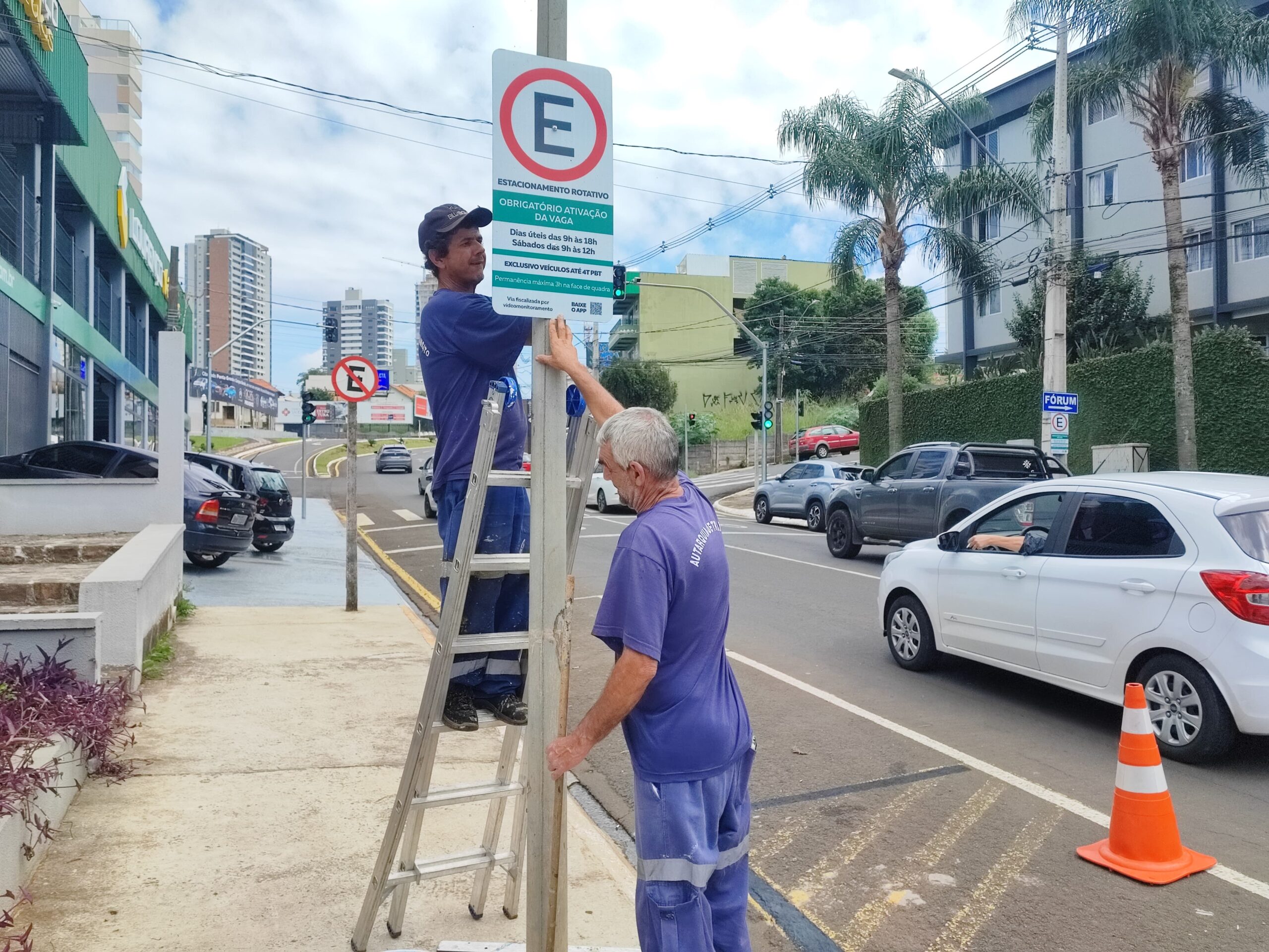 EstaR em Ponta Grossa terá limite de permanência e novas placas contarão com QR Code