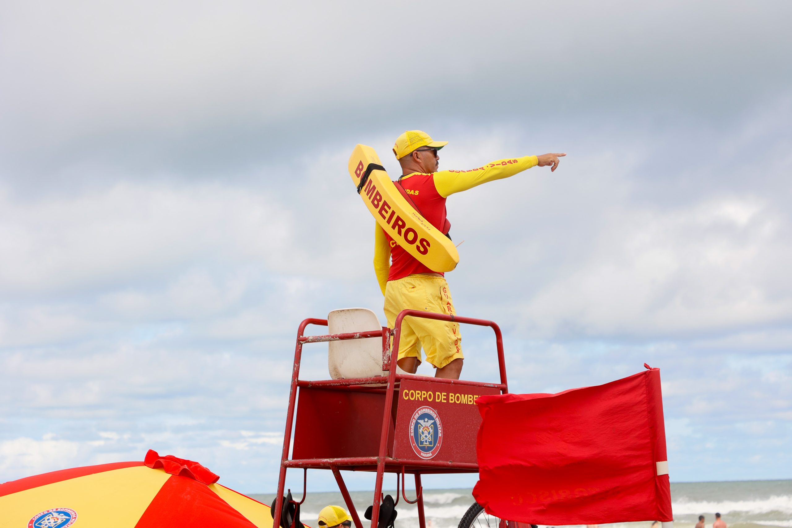 Corpo de Bombeiros alerta para o perigo das correntes de retorno no Litoral do Paraná