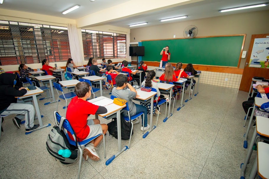 Ano letivo de 2025 tem início para mais de 54 mil estudantes na região de Ponta Grossa