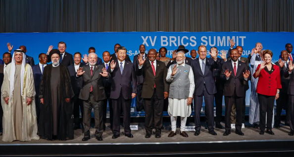 Depois ofensiva de Trump, Brasil reforça uso de moeda do Brics