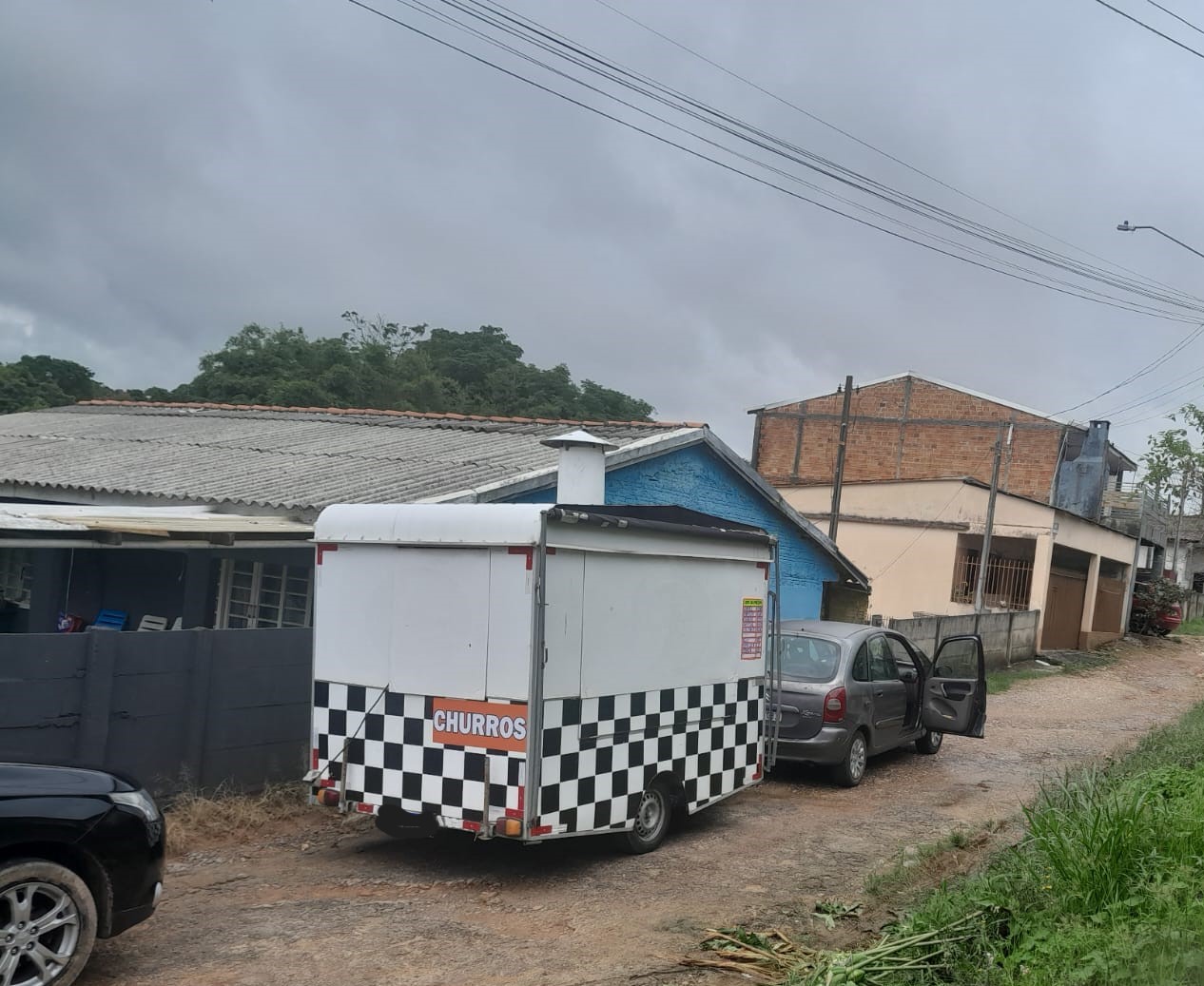 Polícia Militar recupera veículo e trailer furtados durante a madrugada em Ponta Grossa