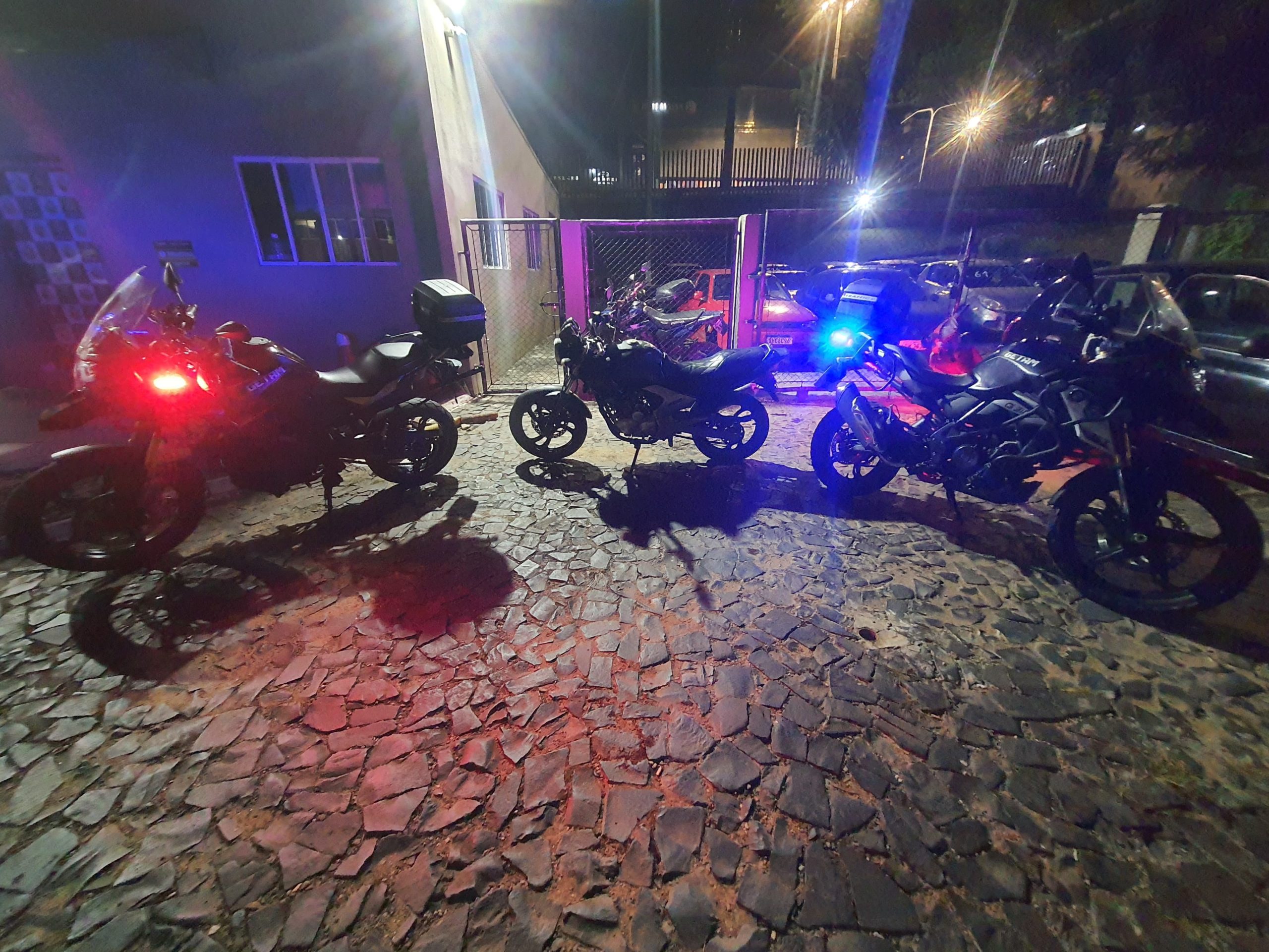 Motociclista sem CNH levanta suspeita e acaba detido após abordagem da Guarda