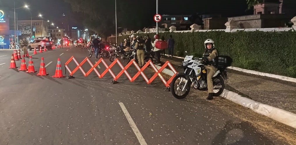 Polícia Militar realiza operação de fiscalização intensificada e apreende motos e carros em PG