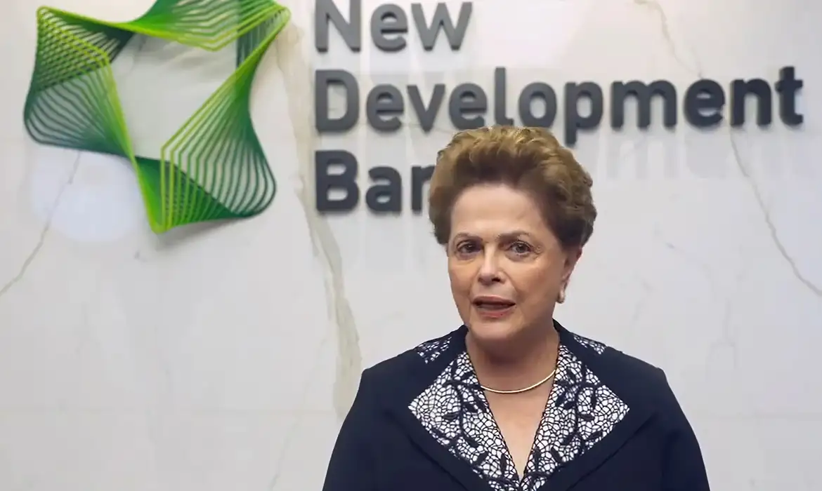 Dilma Rousseff é internada após quadro de neurite vestibular