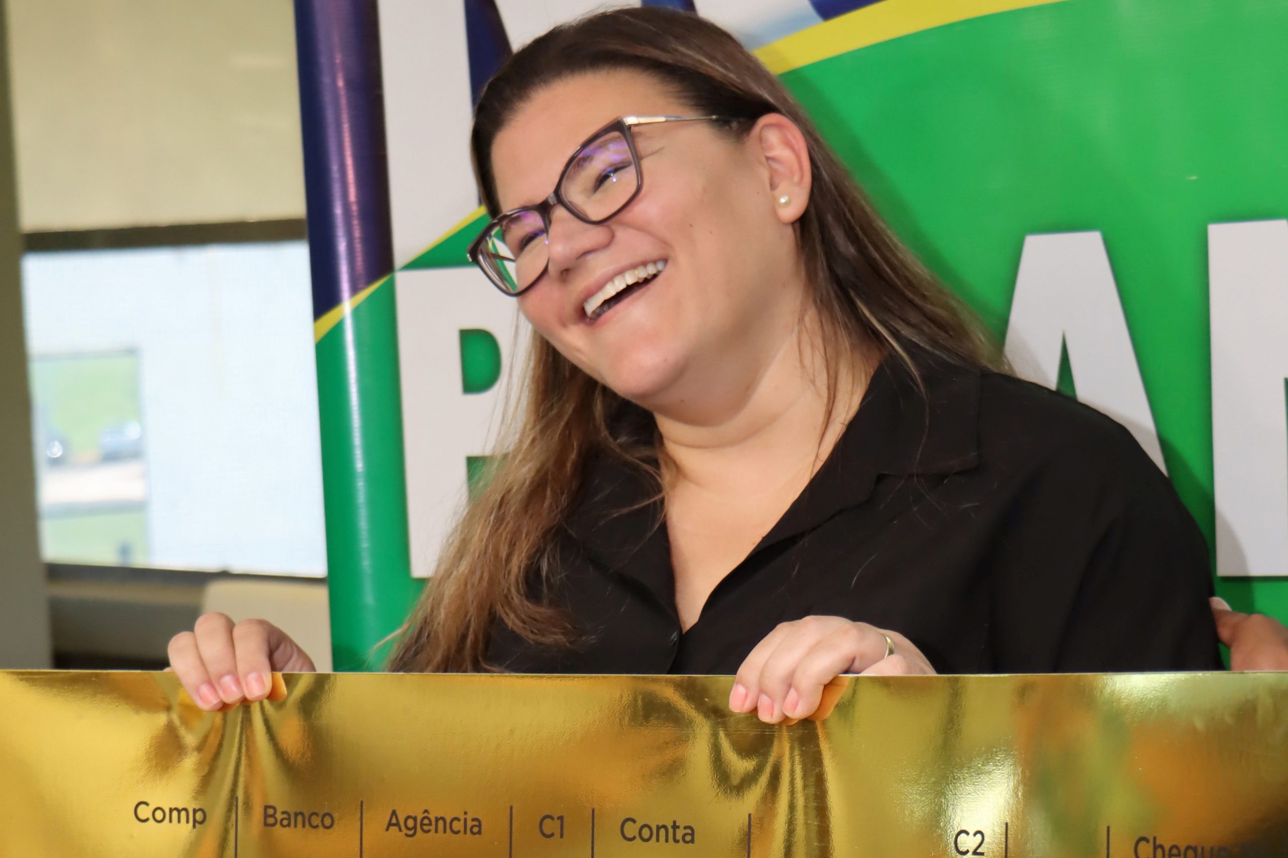 Saiba quem é a moradora do estado que recebeu prêmio de R$ 1 milhão no Nota Paraná