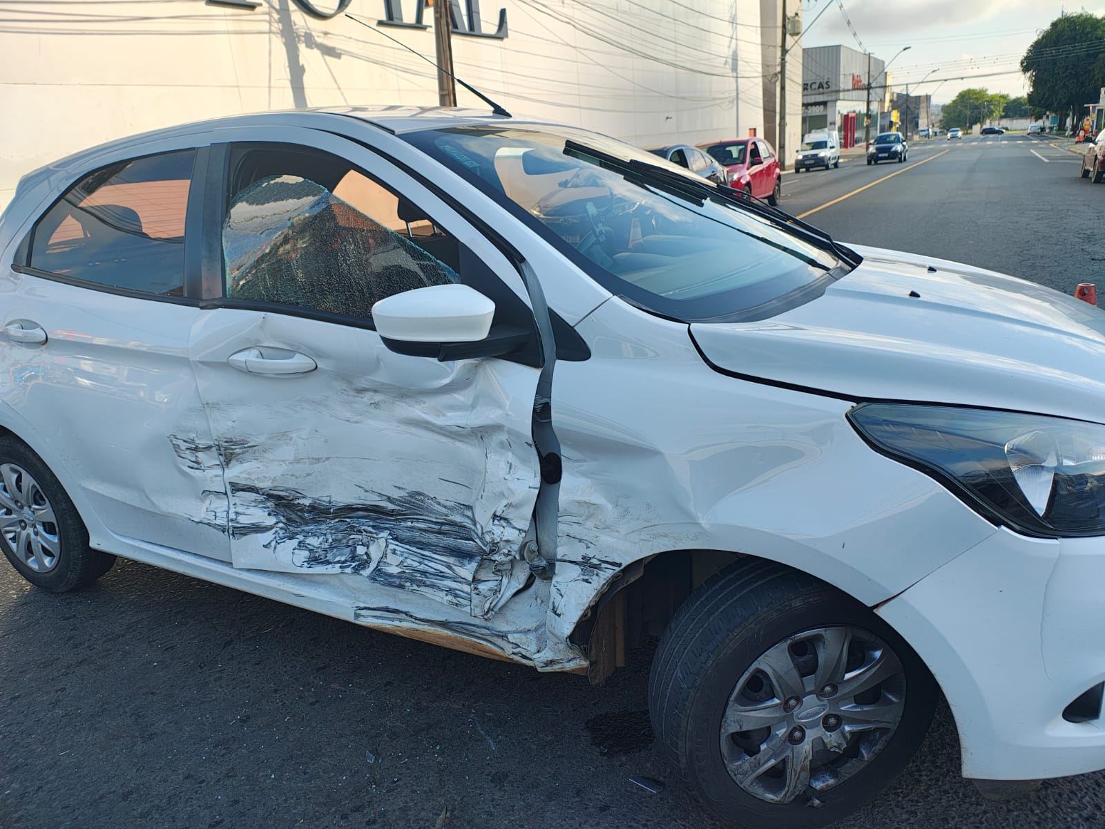 Menor é flagrado dirigindo embriagado após parar o carro em local de acidente em PG