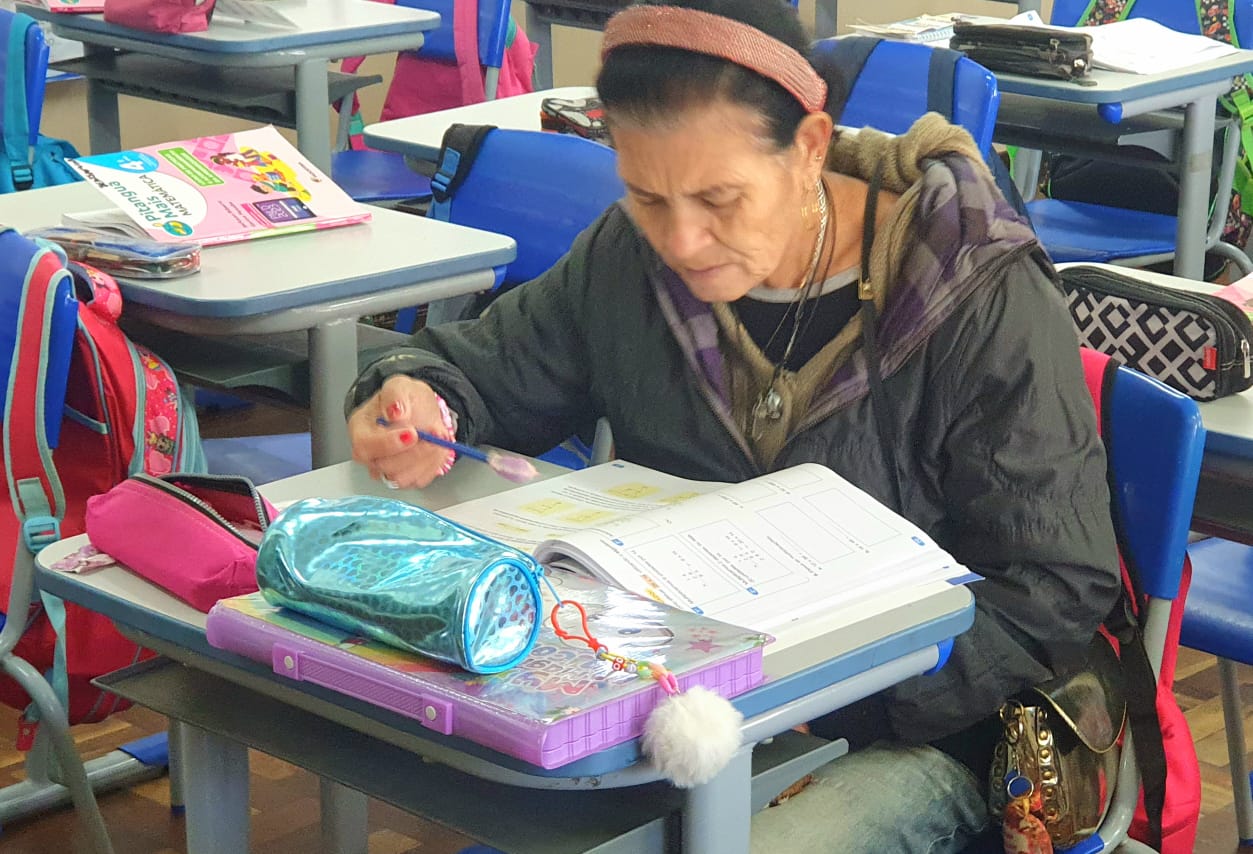 Estão abertas as inscrições de alfabetizadores populares de jovens e adultos em PG