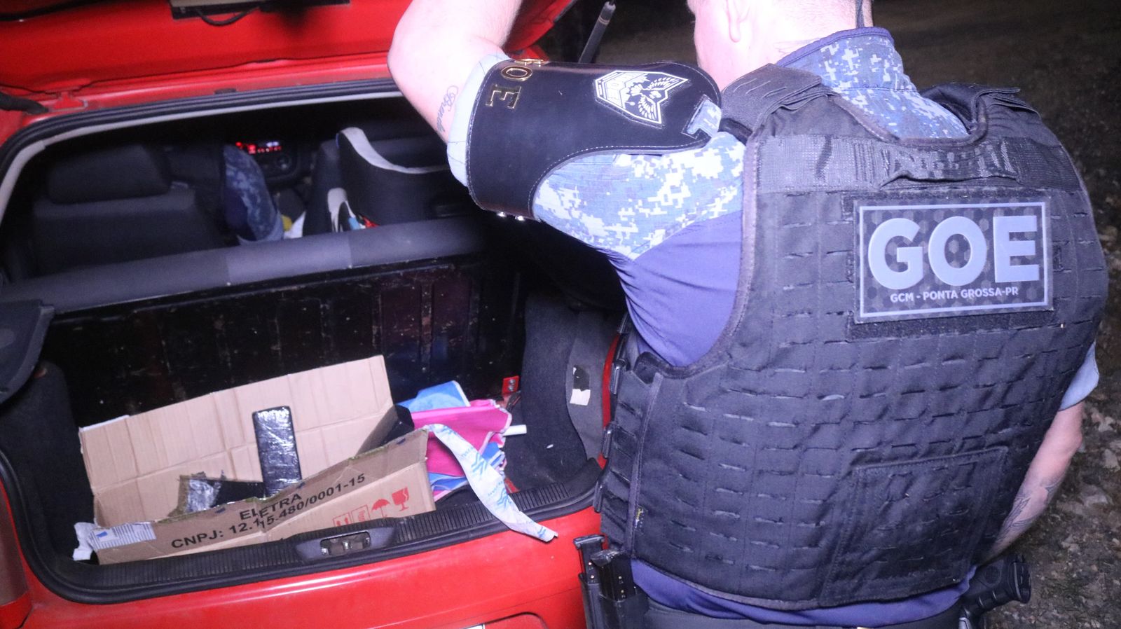 Grande quantidade de maconha é encontrada dentro de veículo abandonado em PG