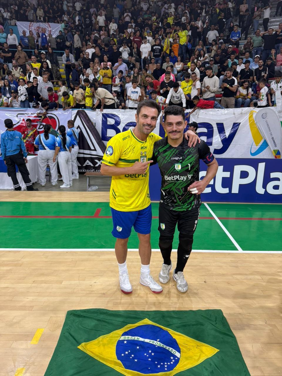 VÍDEO: Craque Falcão reforça torcida pelo Contorno Futsal na Chave Bronze
