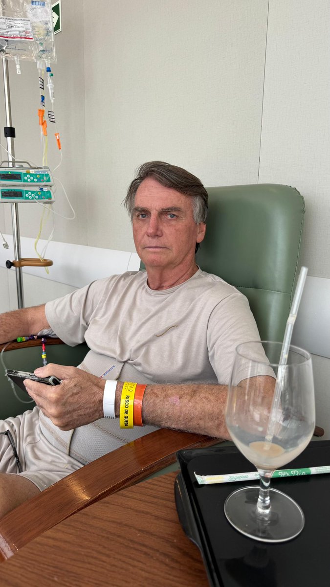 Após duas semanas internado, Bolsonaro deixa UTI, mas segue em recuperação sem previsão de alta