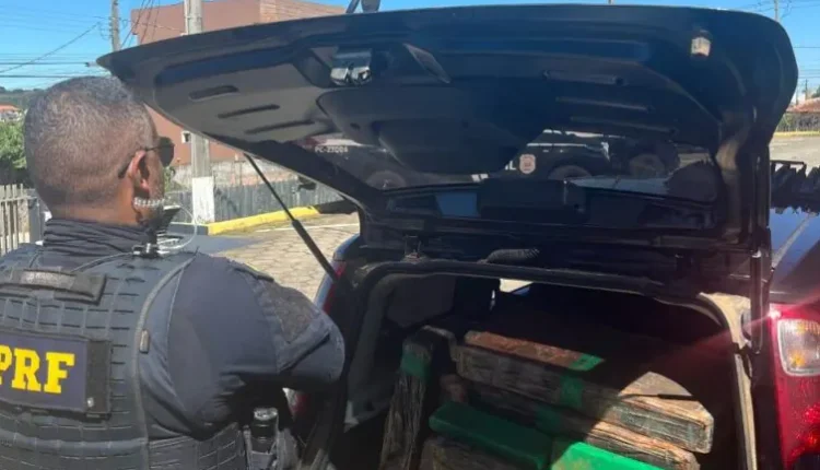 PRF intercepta carro com quase 160 quilos de maconha que viriam a Ponta Grossa 