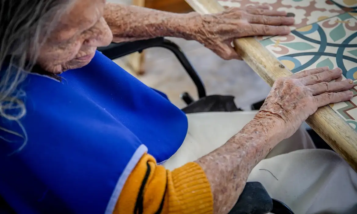 Saúde amplia tratamento para casos graves de Alzheimer no SUS