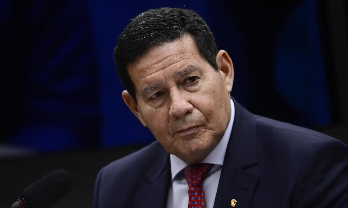 Mourão diz que não participou de suposta reunião golpista no governo Bolsonaro