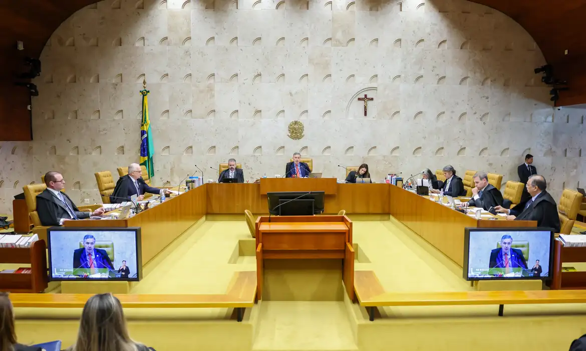 Dino e Mendonça têm discussão acalorada durante sessão do STF nesta quarta-feira