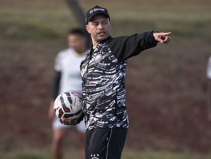 Com estreia de Alex de Souza, Operário inicia nova fase diante do embalado Novorizontino