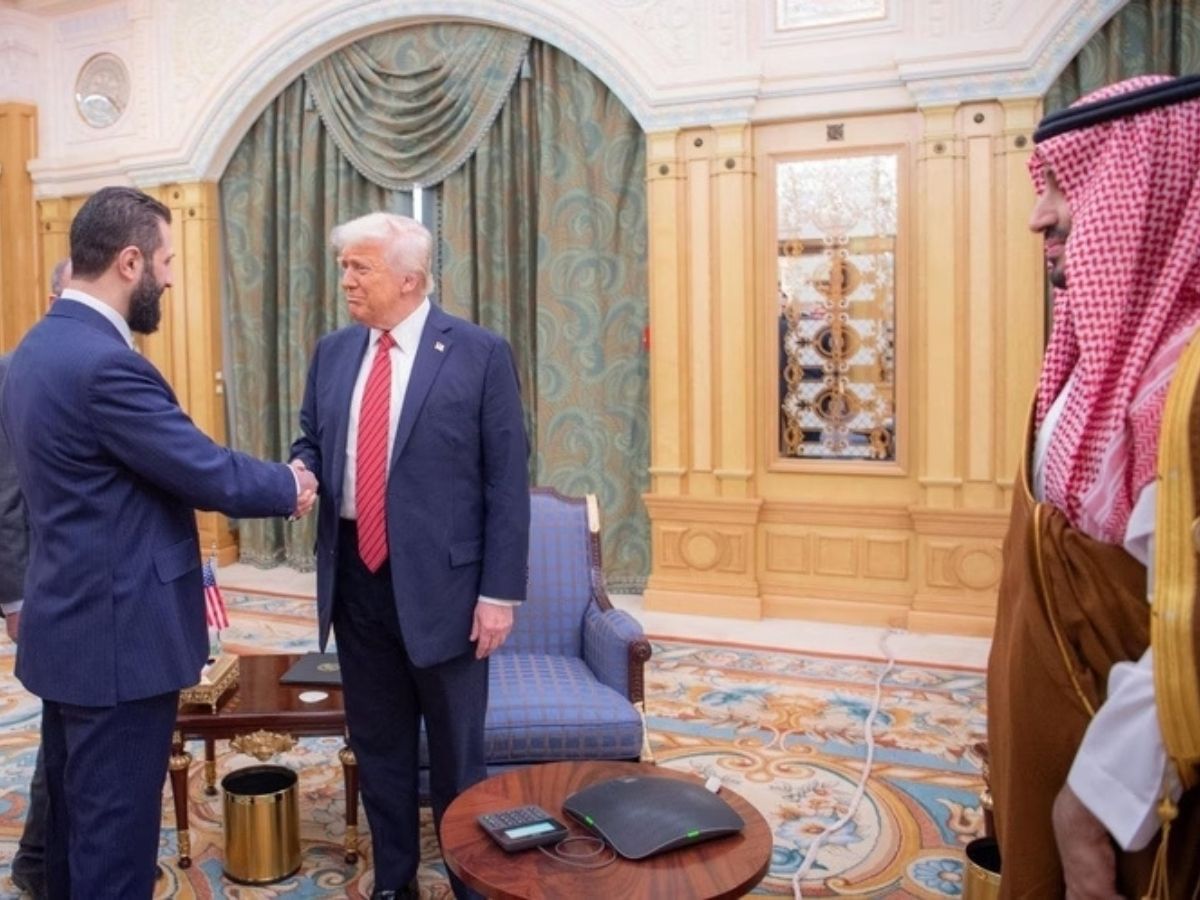 Trump revoga sanções de décadas contra a Síria
