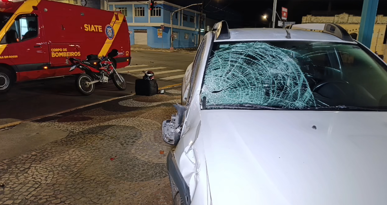 Motociclista fica ferido após colidir contra automóvel na região central de PG