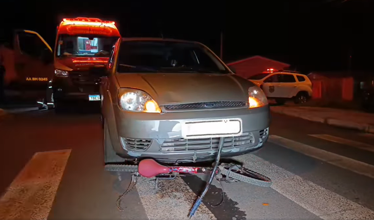 Criança de 12 anos em bicicleta é atropelada por automóvel no bairro Uvaranas, em PG