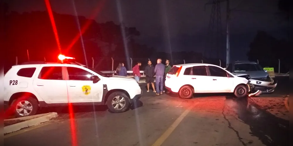 Mulher e criança de 10 anos ficam feridas em acidente no bairro Olarias, em PG